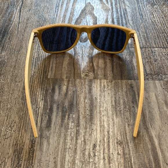 Corona Wood Sunglasses BNIP - Picture 4 of 8